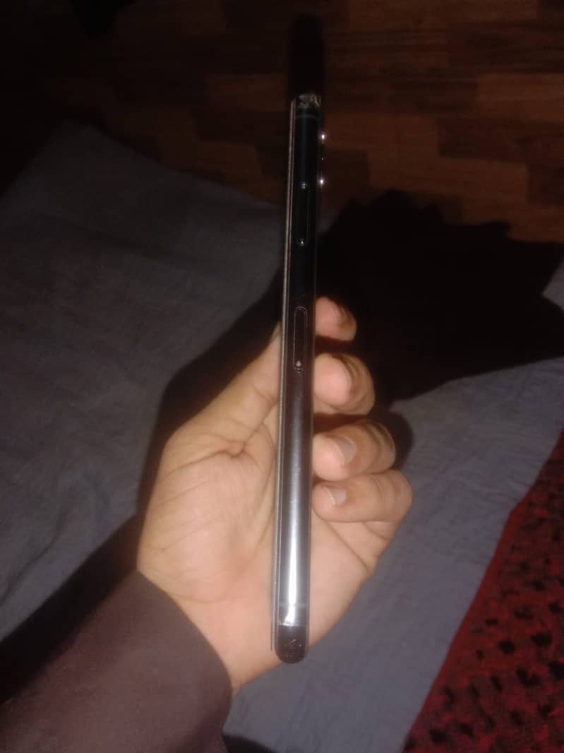 iPhone 11 Pro Max 2