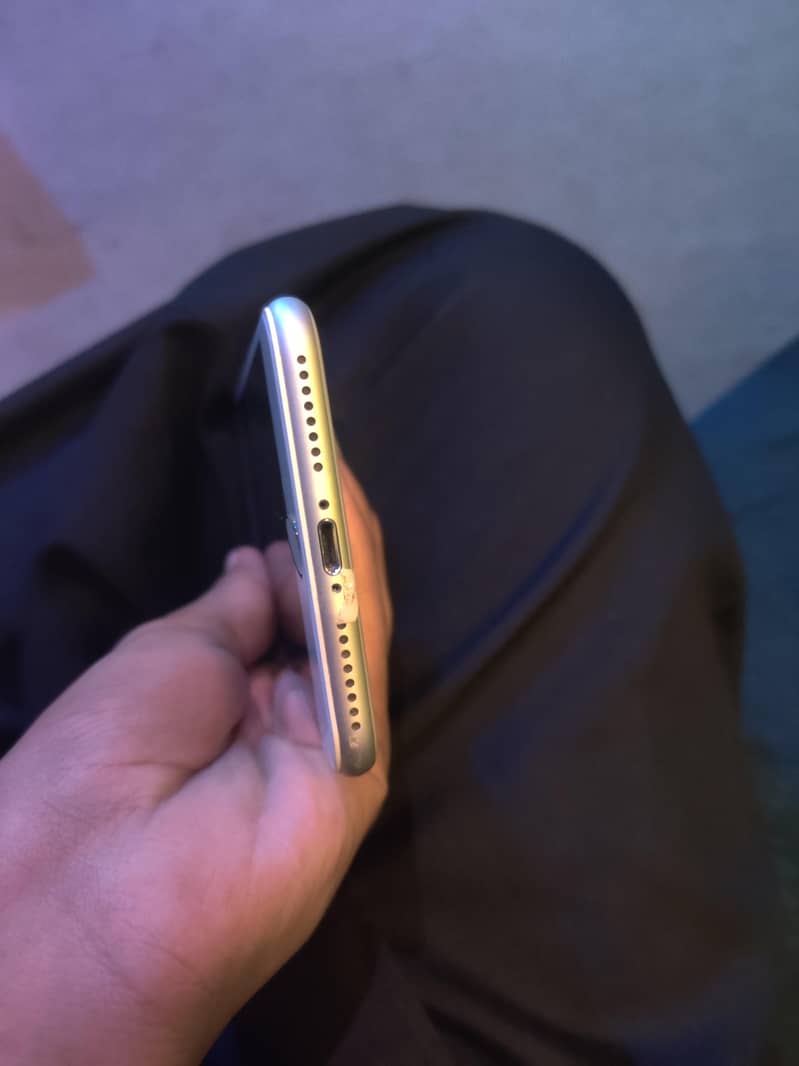 Apple iPhone 7 Plus 1