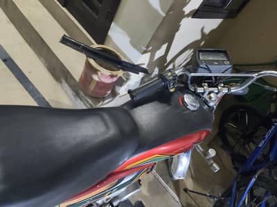United bike for sale 70 cc 7 year used Max 120 speed