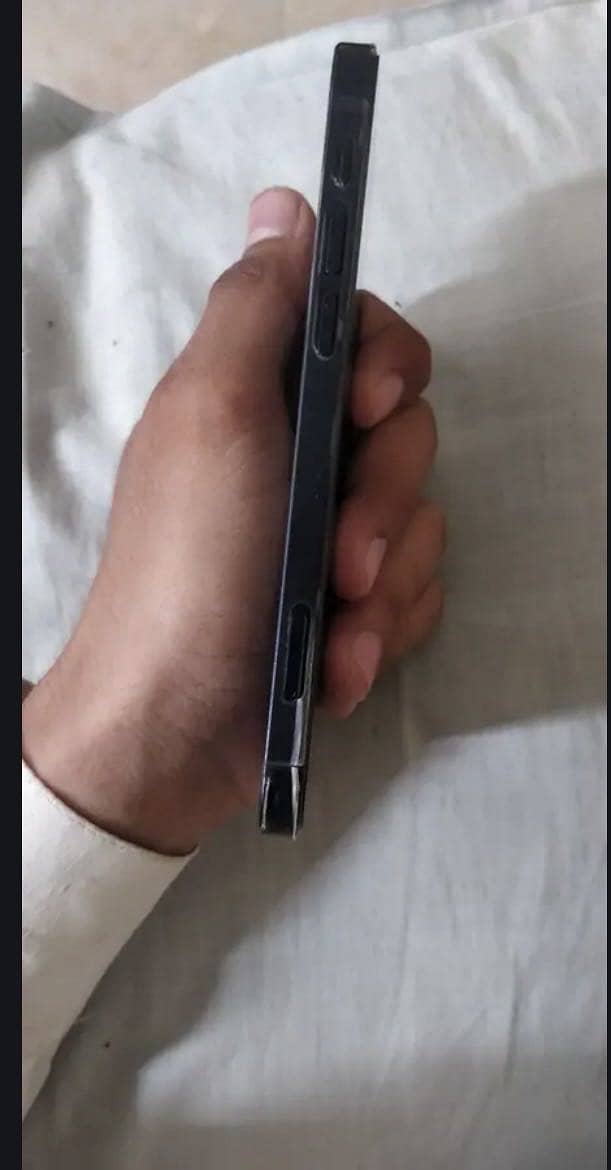 Apple iPhone 12 4