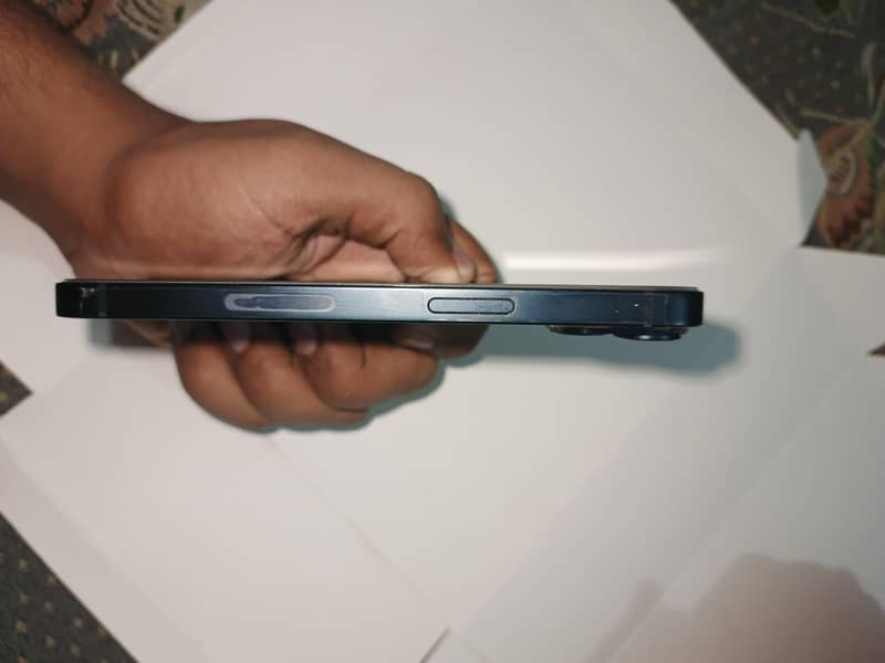 Apple iPhone 14 2