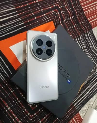 Vivo x200 Pro 16/512 Urgent Sale Connect What s App