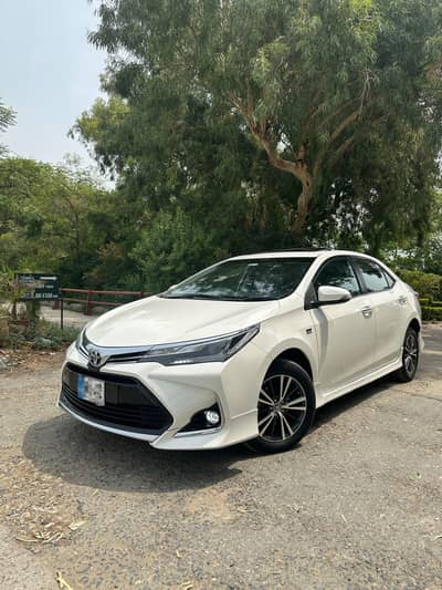 Toyota Altis Grande 2022 Black Room