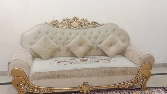 Crown sofa for sale
