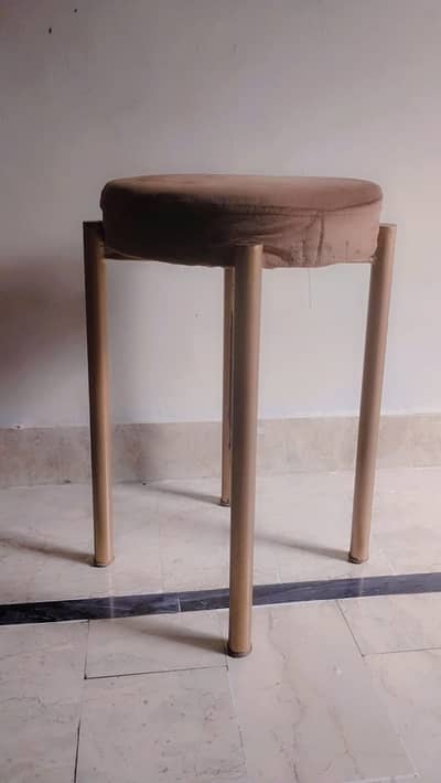 Used chairs 4 piece metal body