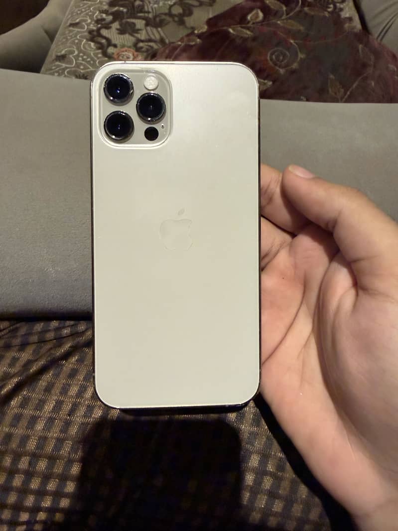 Apple iPhone 12 Pro 3
