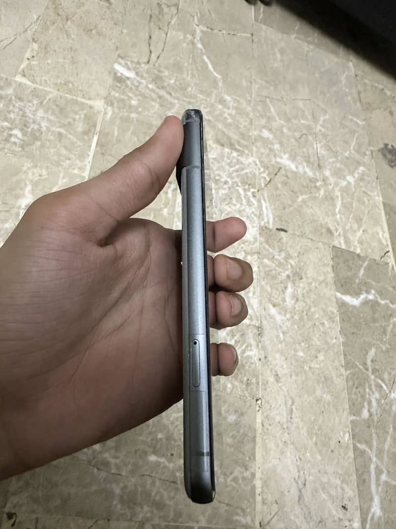 Google Pixel 8 4