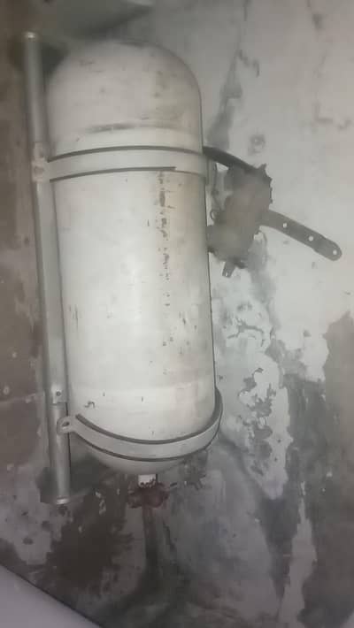 urgent sale gas slander 55kg with kit  03194315027