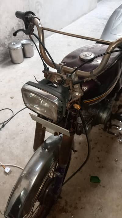 Honda 70 bike2005