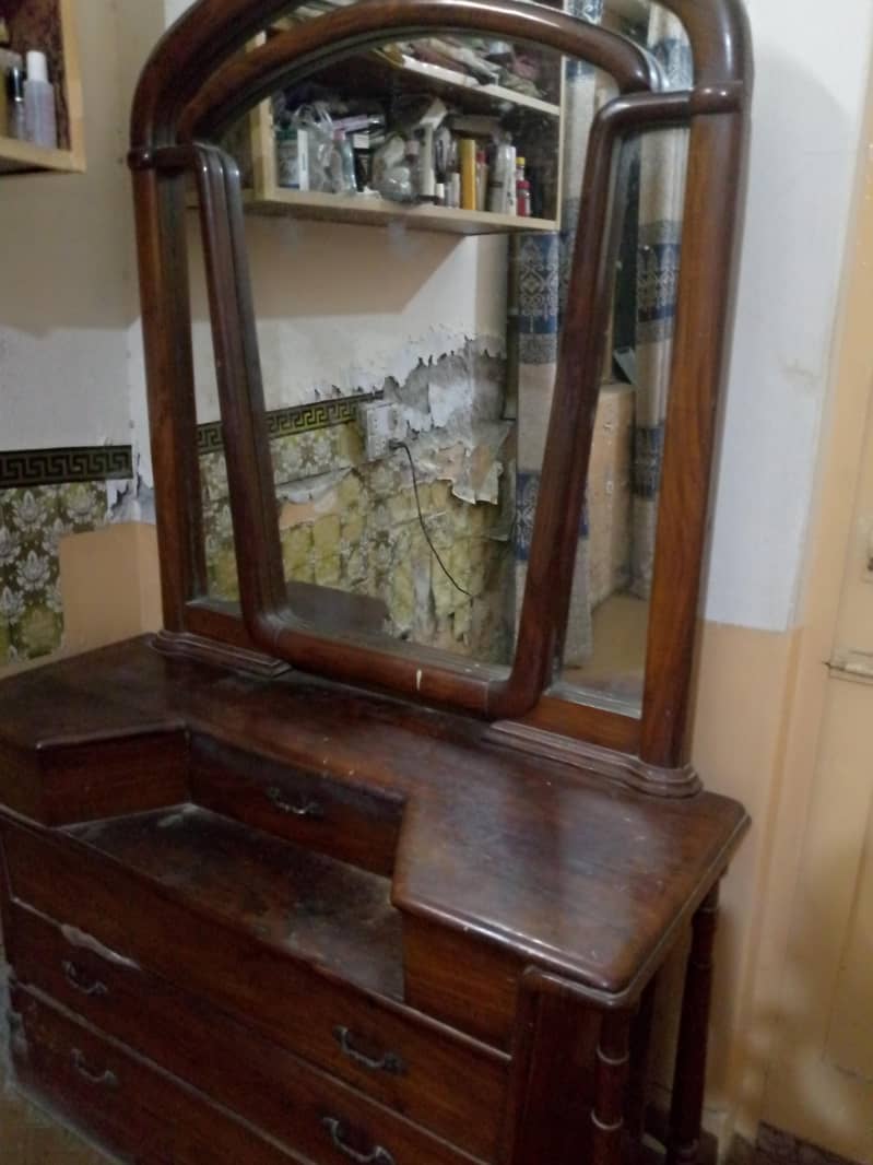 dressing  table 1