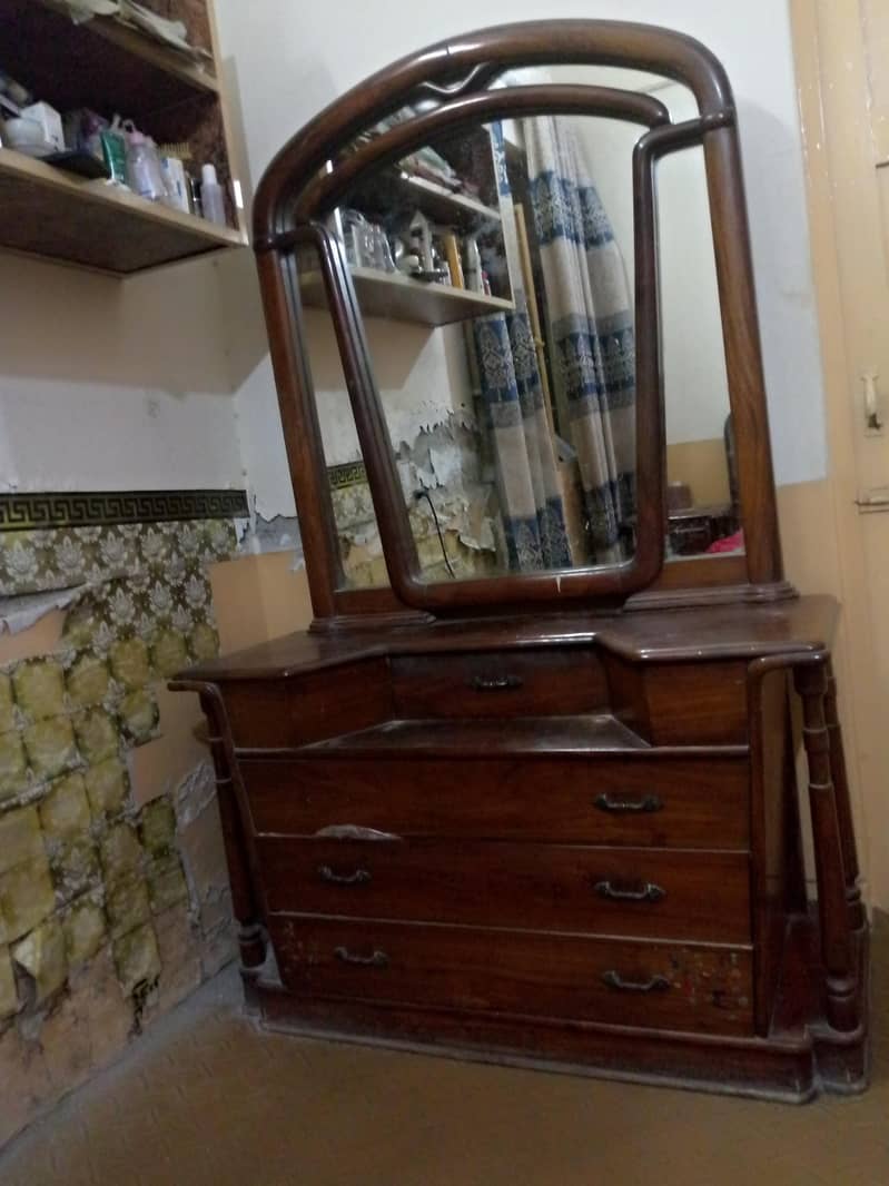dressing  table 3