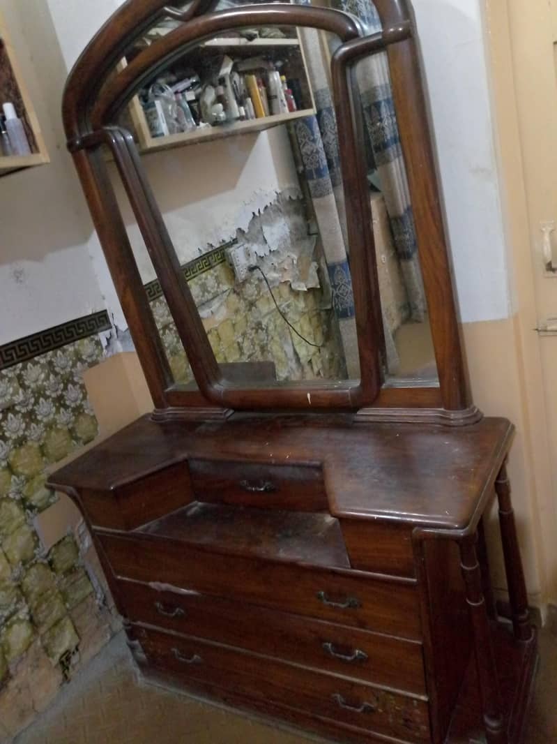dressing  table 4