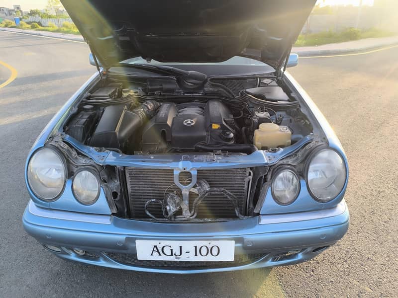 Mercedes E Class 1998 4
