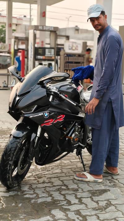 BMW1000RR just like zero meter