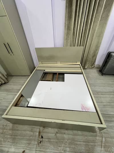 Double bed with 2 almari