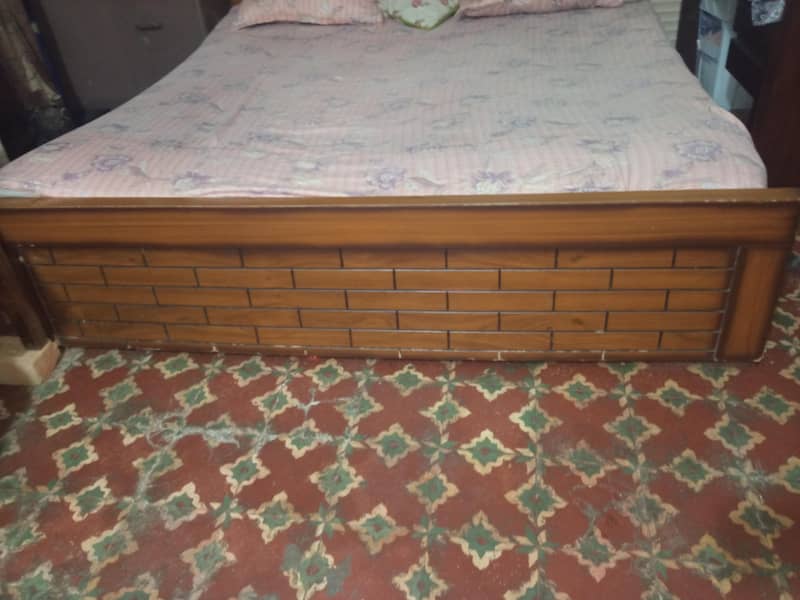Double bed 0