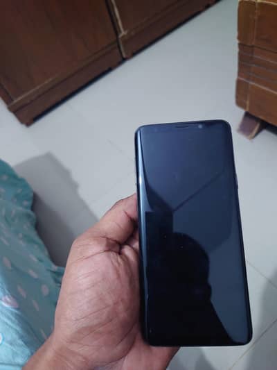 S9 plus 6/64 brand new condition official approved