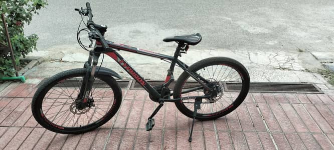 Front suspension Front and rear disc brakes Multi-speed gears (likely