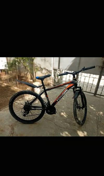 Typhoon Mountain Bike 26" – Excellent Condition
