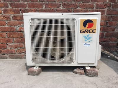 Used Gree 1 Ton DC inverter