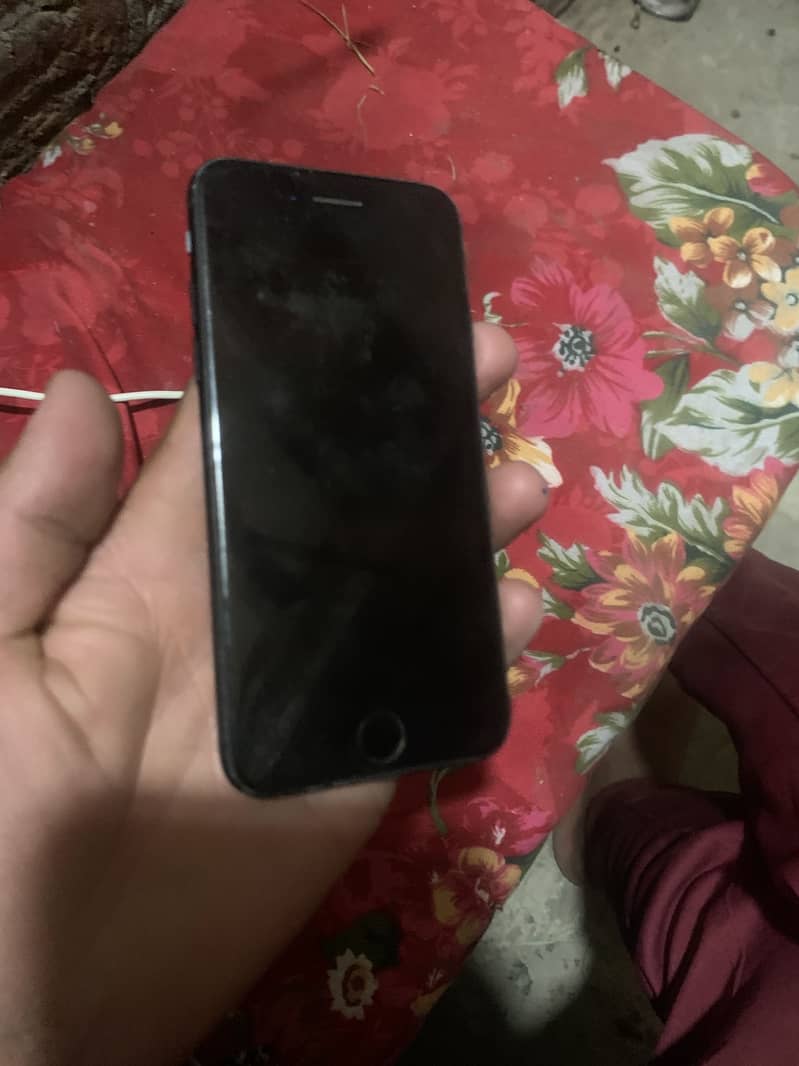 Apple iPhone 7 1