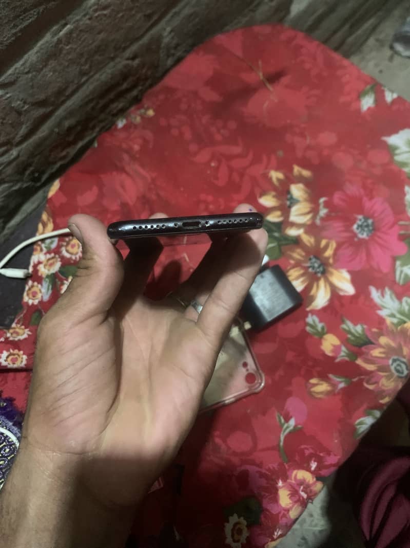 Apple iPhone 7 2