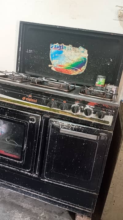 Original Company Cooking Range | 3 Burners | Fully Working | 8/10 Con