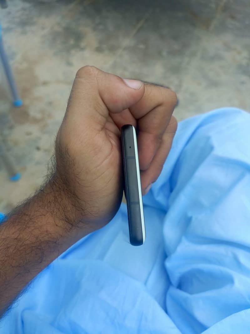 Google Pixel 6a 5