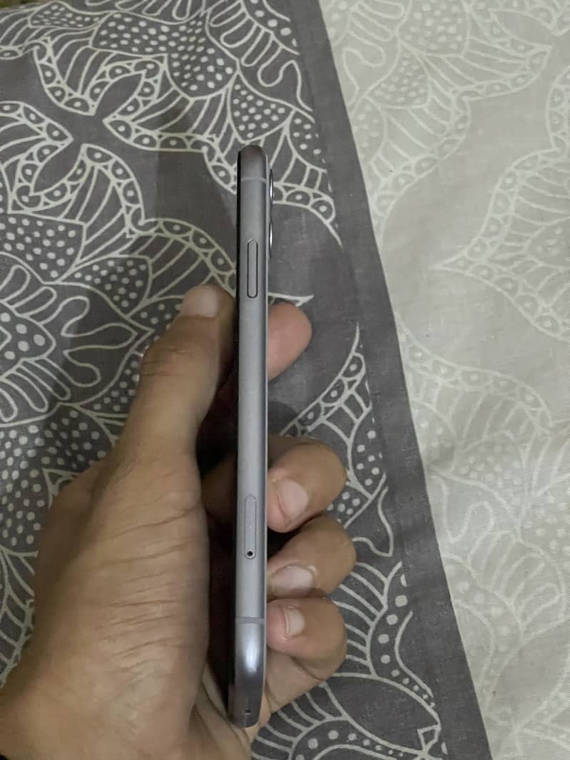 Apple iPhone 11 2