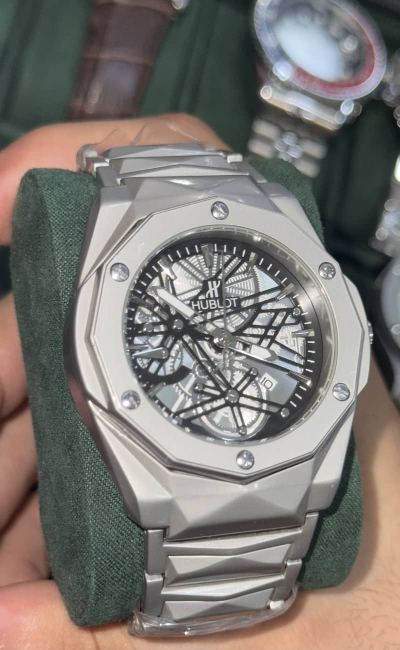 Men watch 2