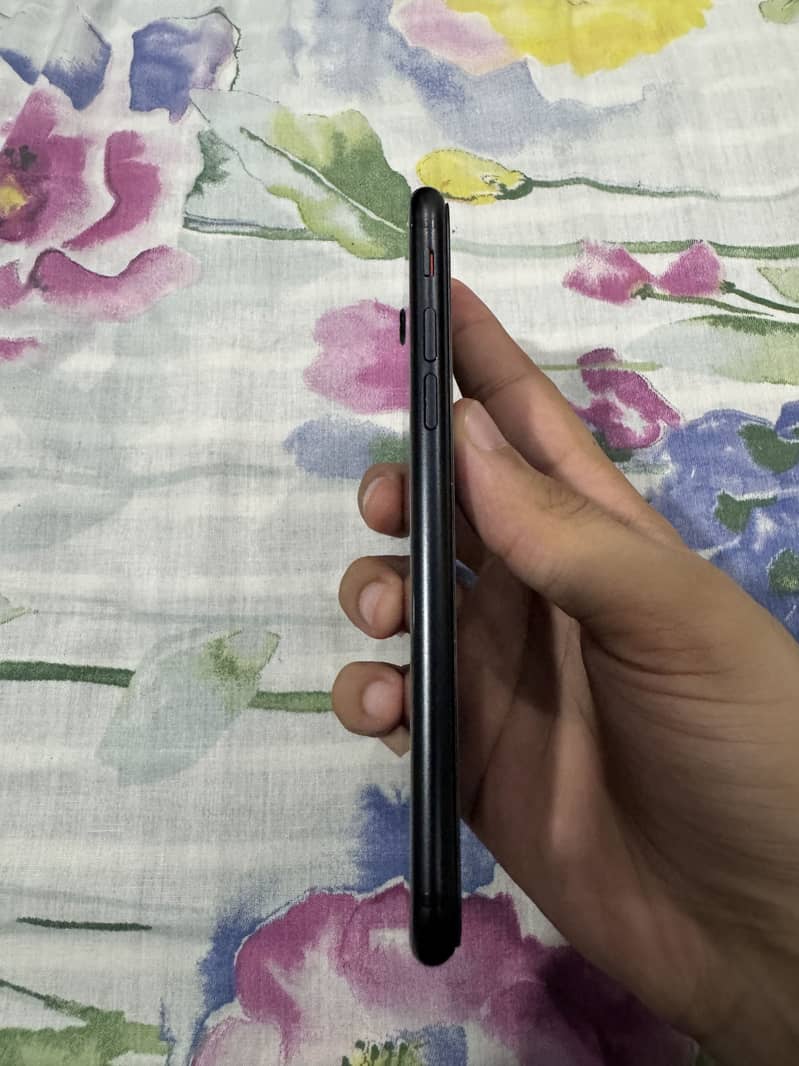 iPhone se 2 6