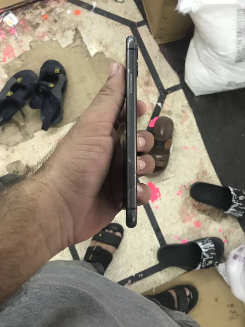 Apple iPhone 11 0