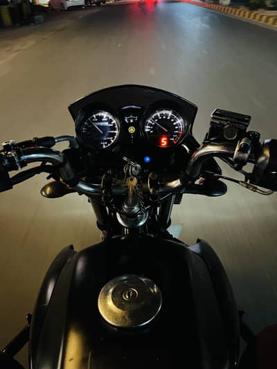 YAMAHA YBR 2015