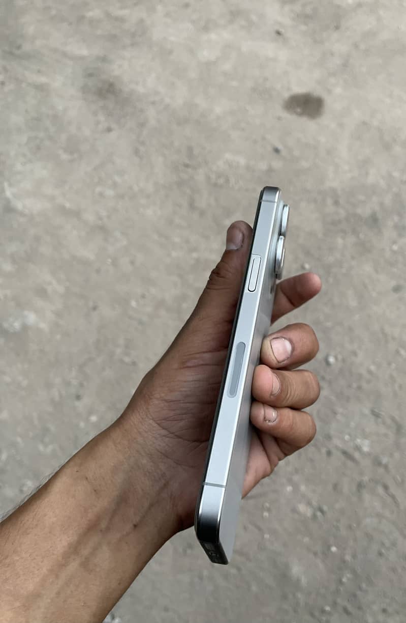 Iphone 15 Pro Max 1