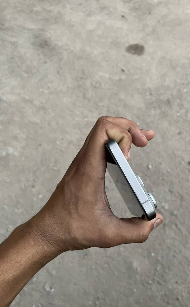 Iphone 15 Pro Max 6