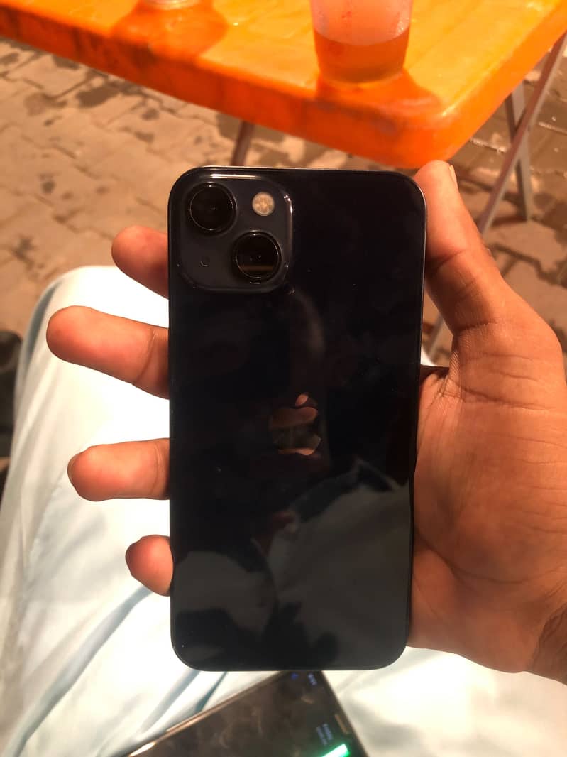 Apple iPhone 13 0