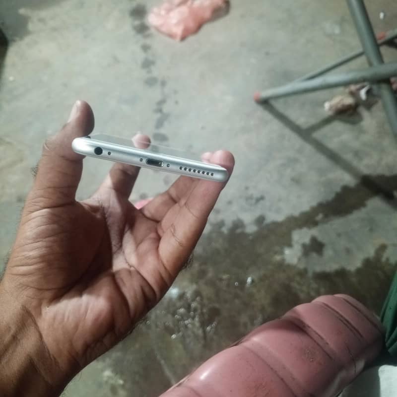Apple iPhone 6 Plus 1