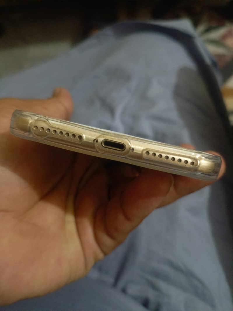 Apple iPhone 7 Plus 3