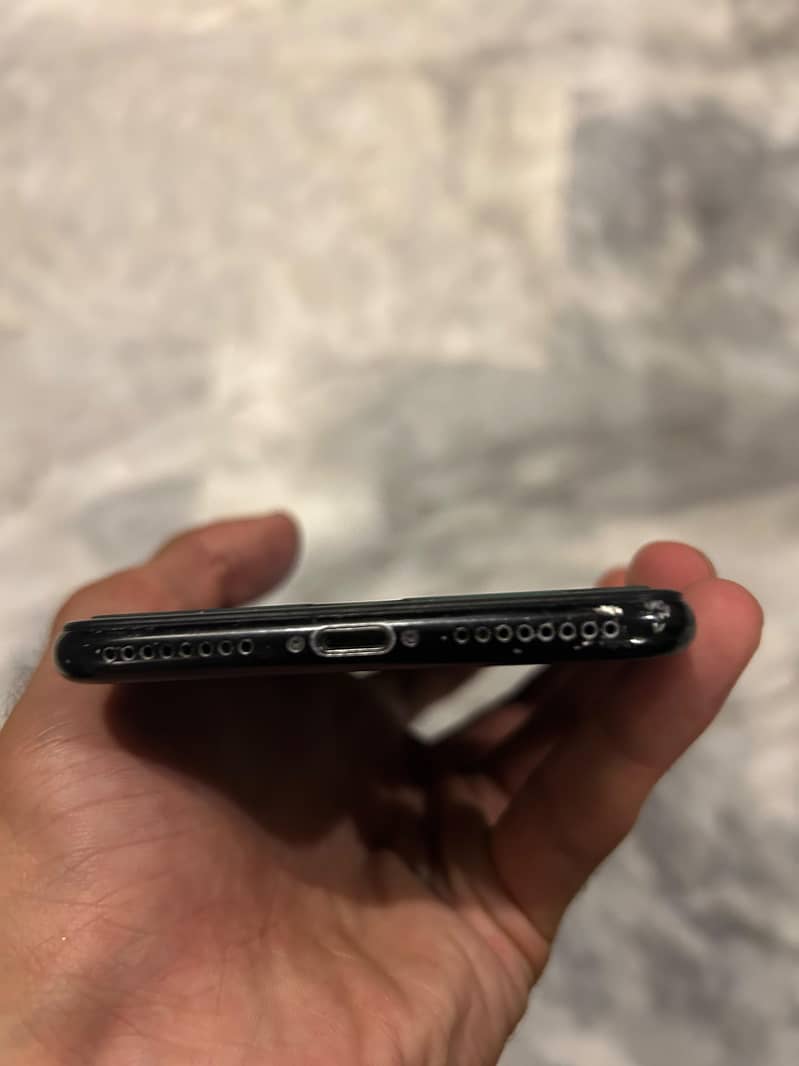 Apple iPhone 7 Plus 2