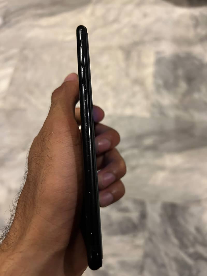 Apple iPhone 7 Plus 3
