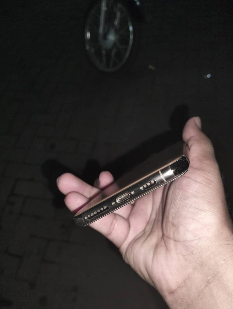 Apple iPhone 11 pro max 1