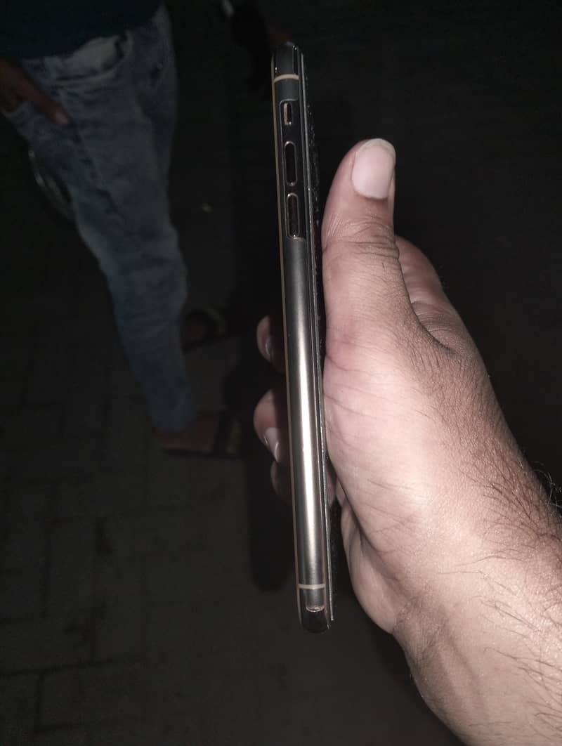 Apple iPhone 11 pro max 2
