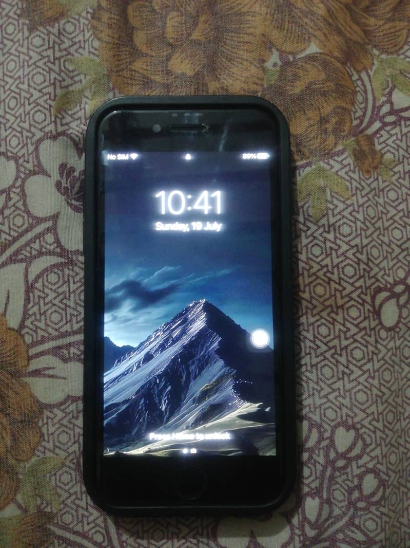 Apple iPhone 7 0