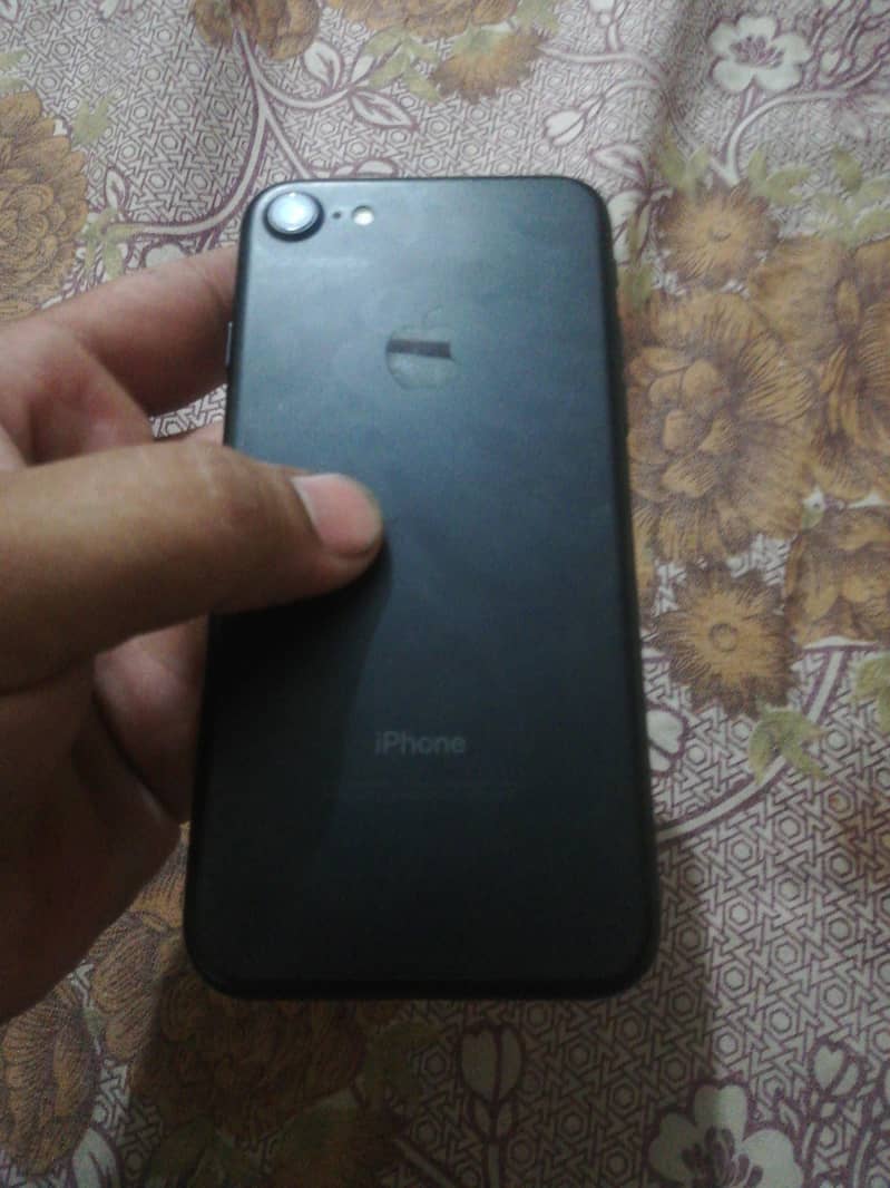 Apple iPhone 7 2