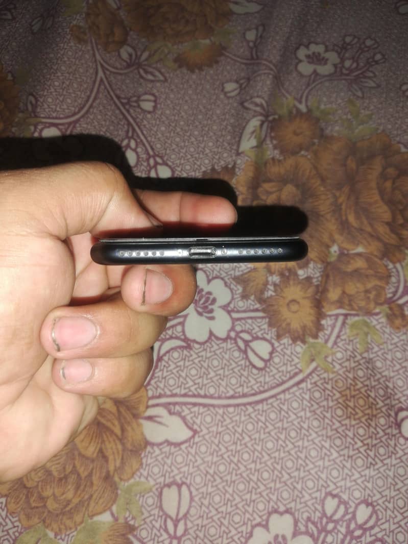 Apple iPhone 7 4