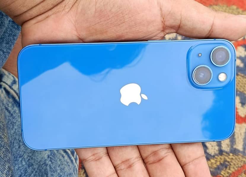 Apple iPhone 13 1