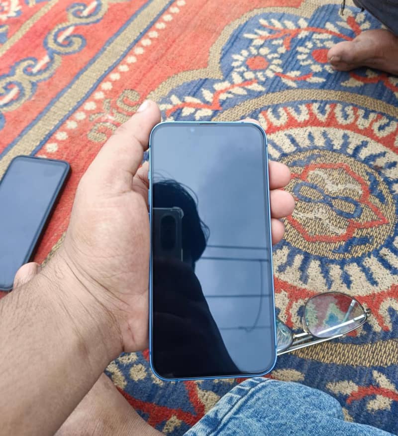 Apple iPhone 13 7