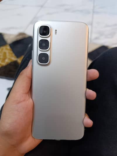 Infinix hot 60 pro plus 8/256 silver