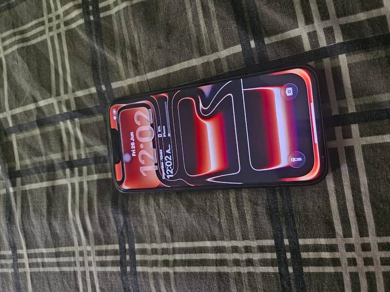 Apple iPhone 16e 2