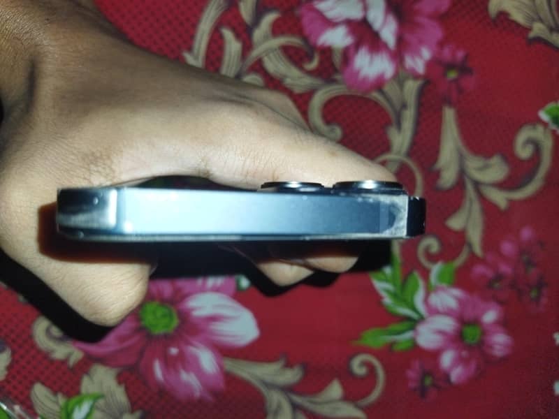 Apple iPhone 13 3